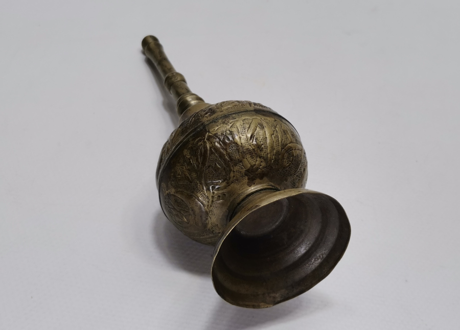 ÜZERİ AY YILDIZLI VE OSMANLICA YAZILI GÜLEBDAN