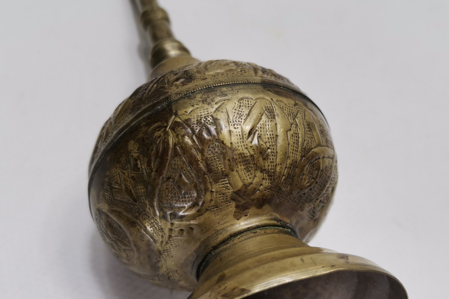 ÜZERİ AY YILDIZLI VE OSMANLICA YAZILI GÜLEBDAN