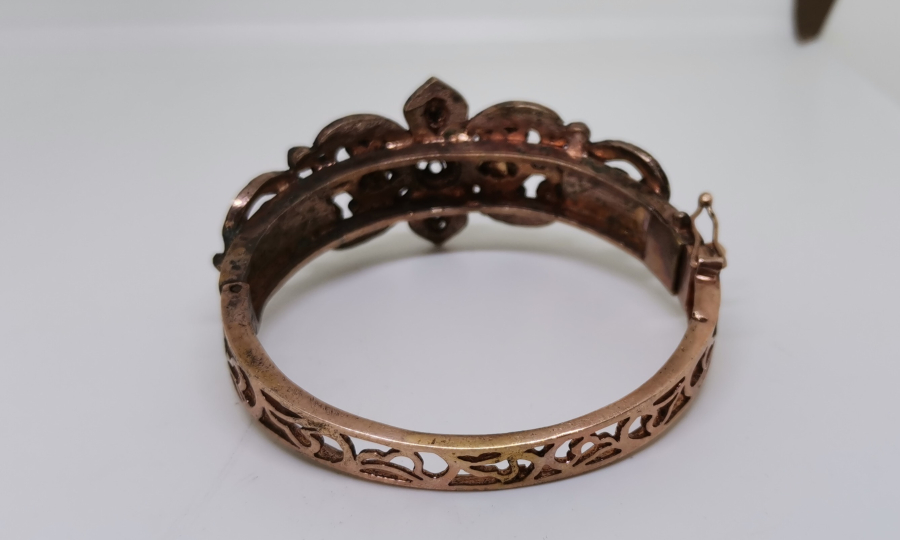 ÜZERİ ELMAS TAŞLI BİLEZİK