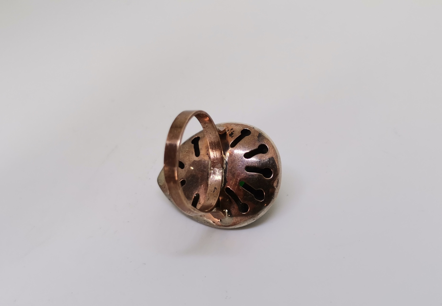 YEŞİM VE ELMAS TAŞLARLA SÜSLÜ DAMLA MODEL ÖZEL YAPIM YÜZÜK