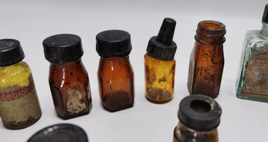 ANTİKA İLAÇ ŞİŞESİ LOTU