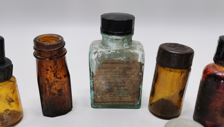 ANTİKA İLAÇ ŞİŞESİ LOTU