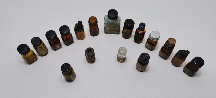 ANTİKA İLAÇ ŞİŞESİ LOTU