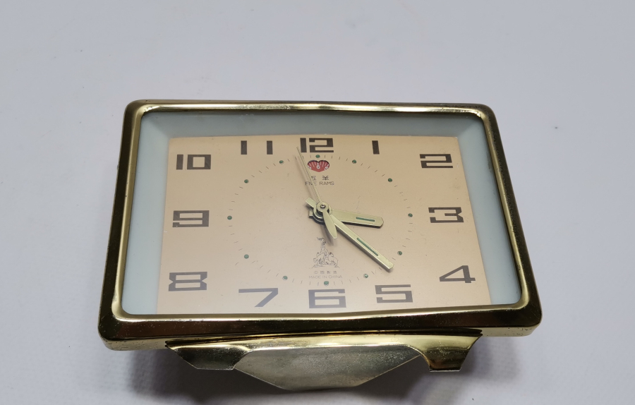 KURMALI ANTİKA MASA SAATİ