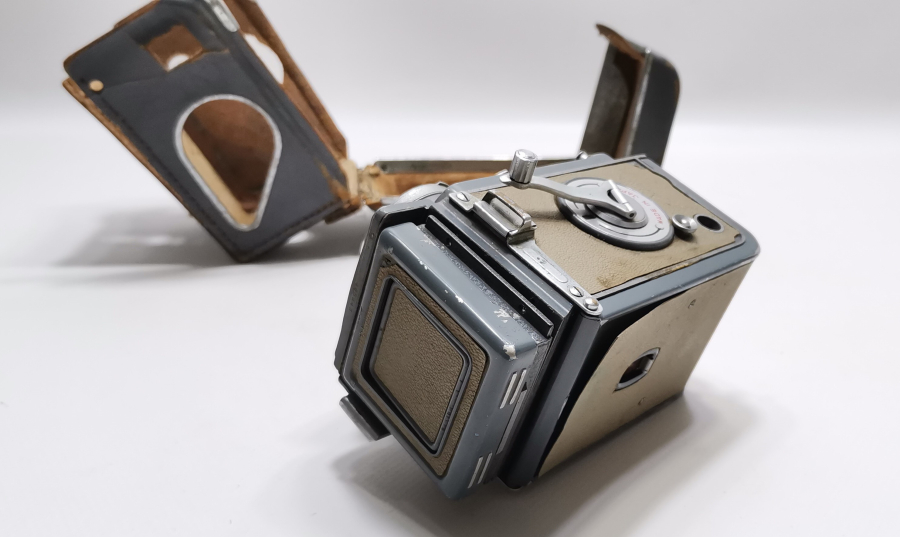 ORJİNAL DERİ KILIFINDA ANTİKA FOTOĞRAF MAKİNESİ