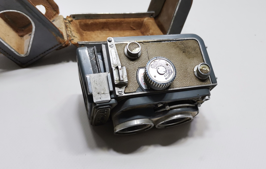 ORJİNAL DERİ KILIFINDA ANTİKA FOTOĞRAF MAKİNESİ