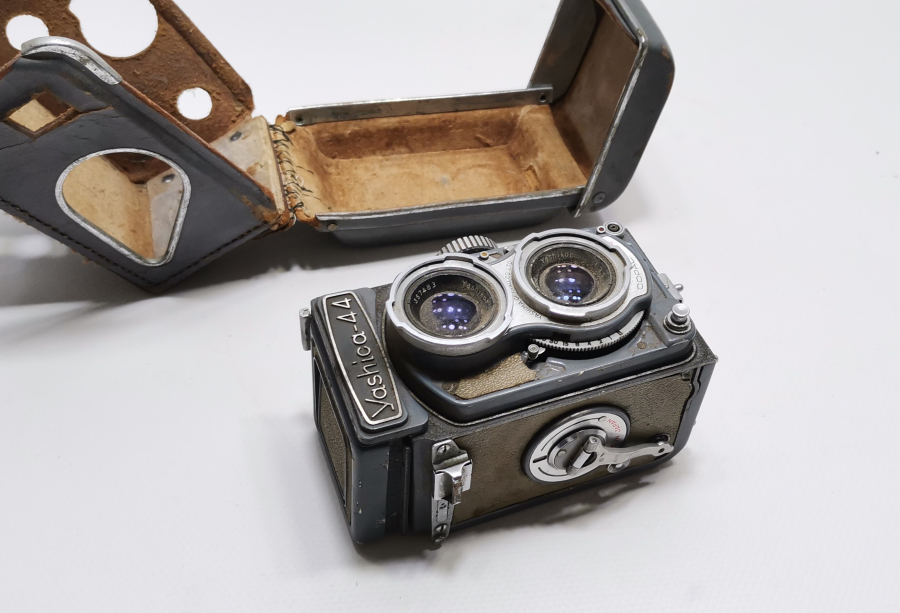 ORJİNAL DERİ KILIFINDA ANTİKA FOTOĞRAF MAKİNESİ