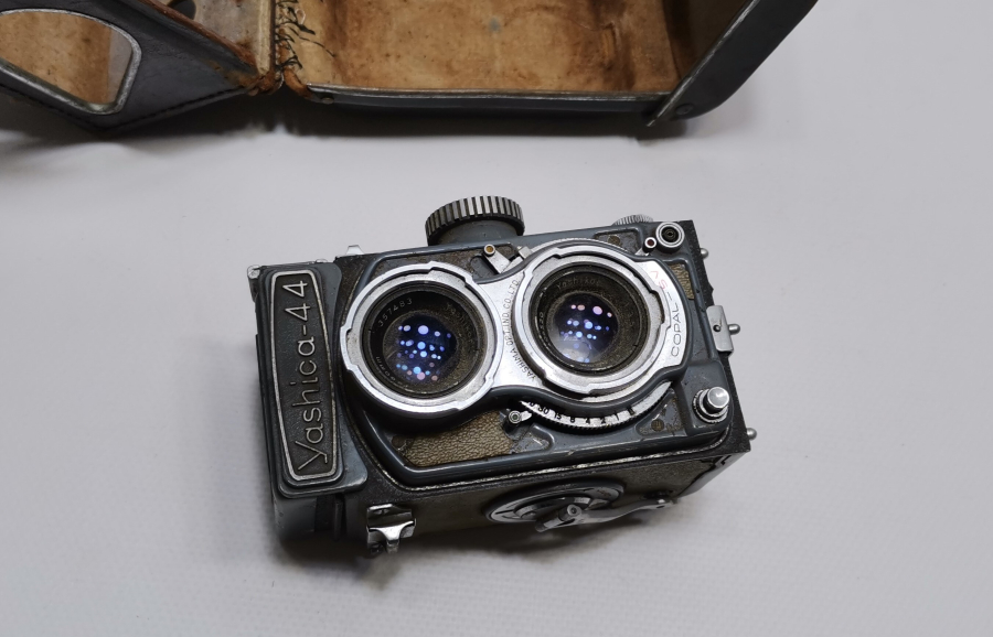 ORJİNAL DERİ KILIFINDA ANTİKA FOTOĞRAF MAKİNESİ