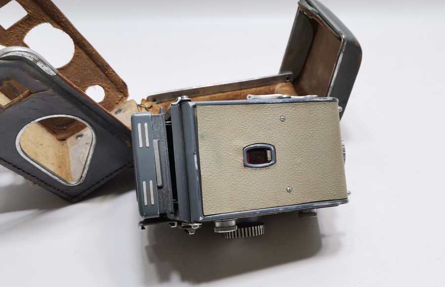 ORJİNAL DERİ KILIFINDA ANTİKA FOTOĞRAF MAKİNESİ