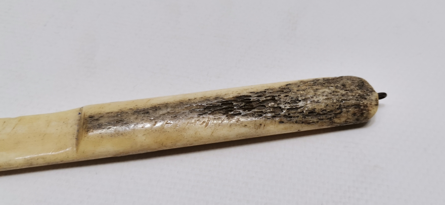 OSMANLI DÖNEMİ KEMİKTEN MAMUL KAMA FORMUNDA ZARF AÇACAĞI