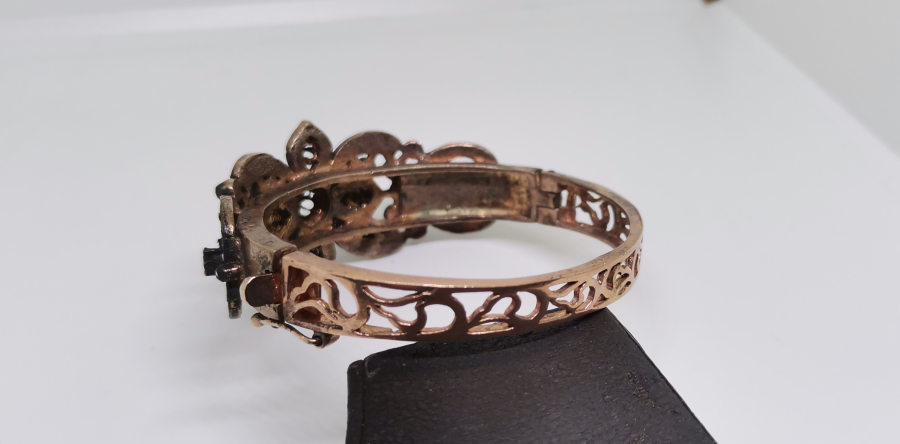 ÜZERİ ELMAS TAŞLI BİLEZİK