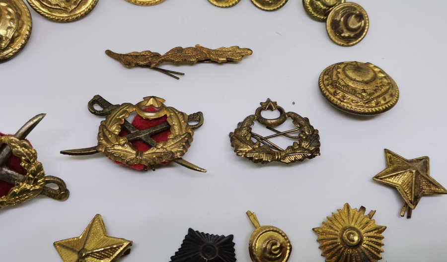 CUMHURİYET BAŞLARI ASKERİ BRÖVE VE DÜĞME LOTU