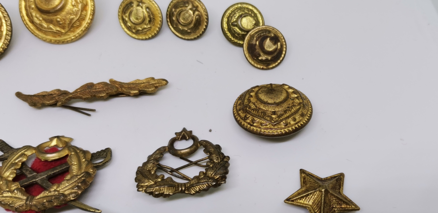 CUMHURİYET BAŞLARI ASKERİ BRÖVE VE DÜĞME LOTU
