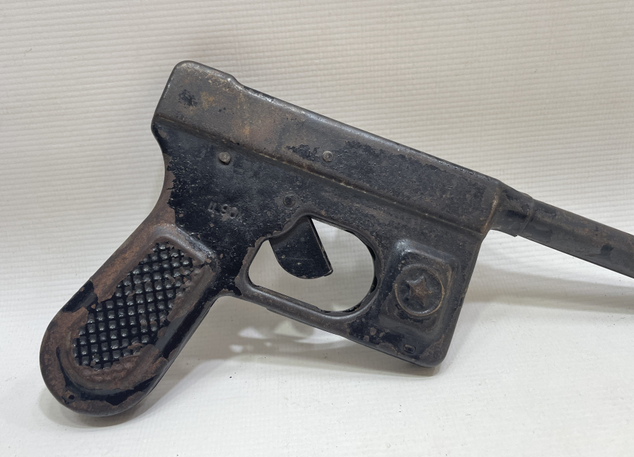 MAUSER C96 FORMUNDA YAPILMIŞ ANTİKA METAL OYUNCAK TABANCA