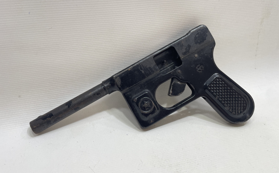 MAUSER C96 FORMUNDA YAPILMIŞ ANTİKA METAL OYUNCAK TABANCA