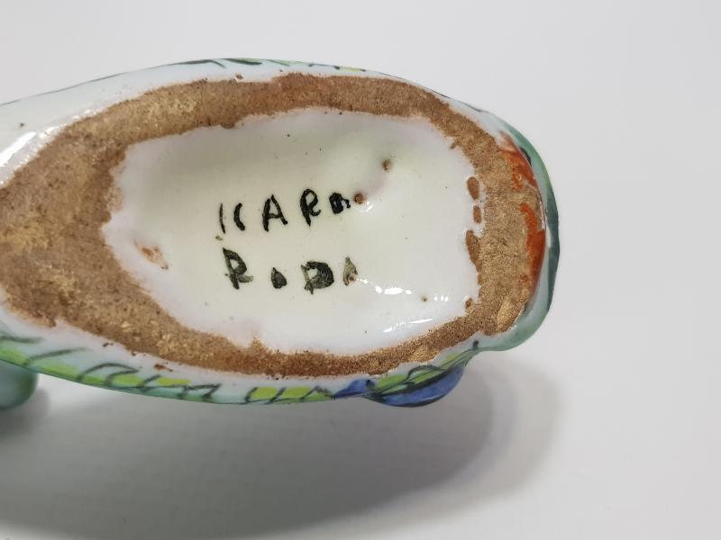 ADA İŞİ SANATÇI İMZALI ANTİKA SERAMİK BALIK BİBLOSU