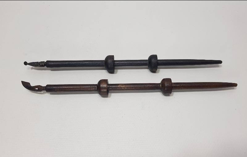 OSMANLI DÖNEMİ MİNARE FORMLU BİR ÇİFT AHŞAP HATTAT DİVİTİ