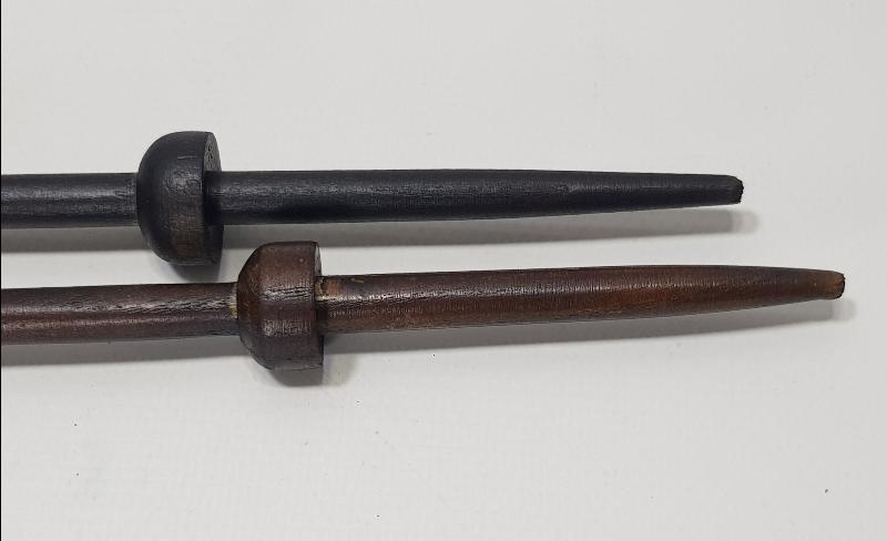 OSMANLI DÖNEMİ MİNARE FORMLU BİR ÇİFT AHŞAP HATTAT DİVİTİ