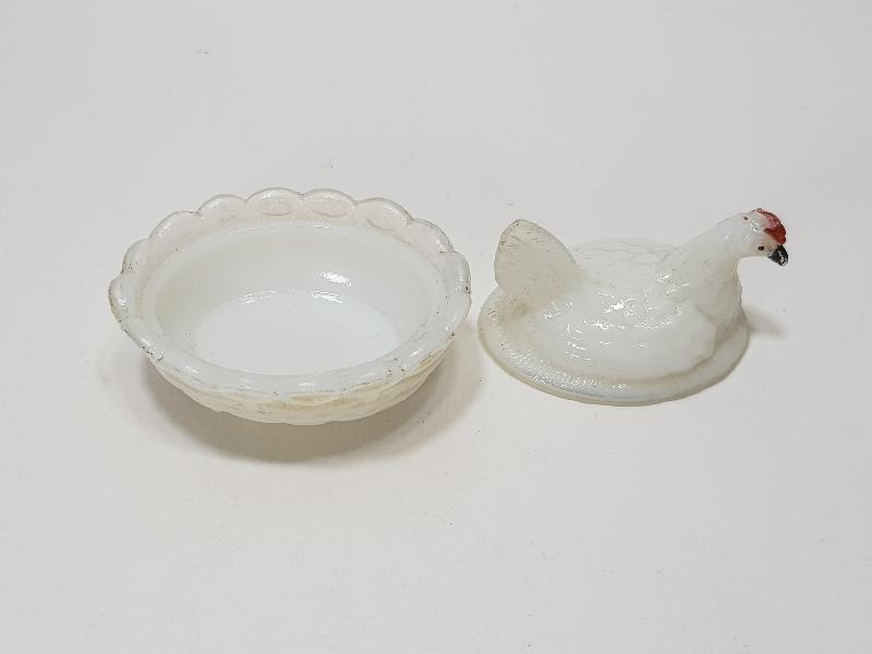 YUMURTLAYAN TAVUK TEMALI MİNİ OPAL ŞEKERLİK 