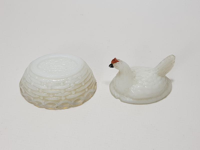 YUMURTLAYAN TAVUK TEMALI MİNİ OPAL ŞEKERLİK 