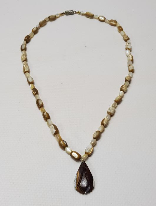 ANTİKA KAHVERENGİ BEYAZ SEDEF KOLYE