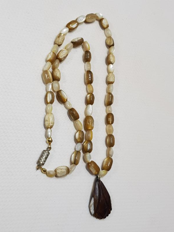 ANTİKA KAHVERENGİ BEYAZ SEDEF KOLYE