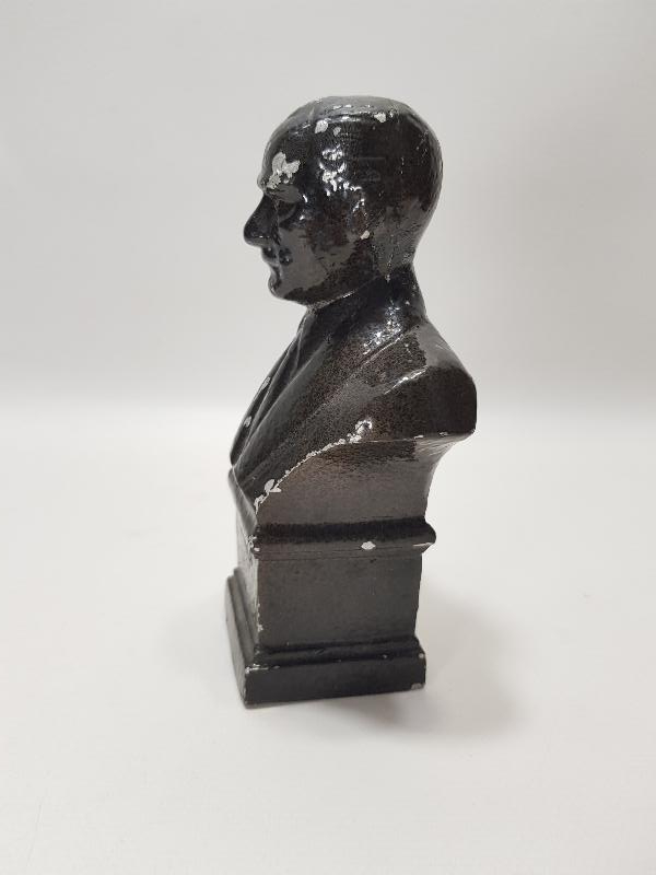 ATATÜRK BÜSTÜ FORMLU MASA ÜSTÜ OBJESİ 