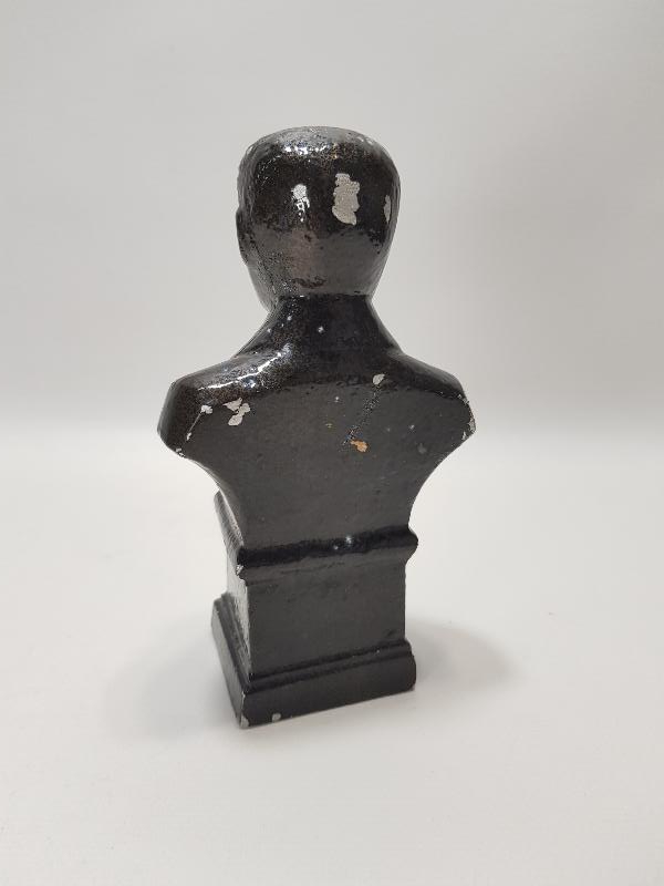 ATATÜRK BÜSTÜ FORMLU MASA ÜSTÜ OBJESİ 