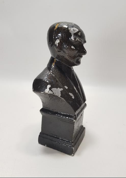 ATATÜRK BÜSTÜ FORMLU MASA ÜSTÜ OBJESİ 