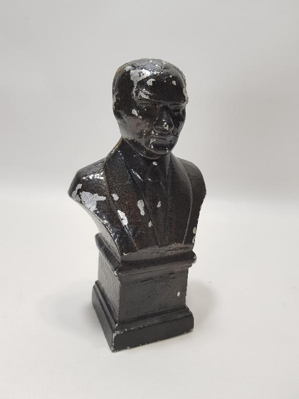 ATATÜRK BÜSTÜ FORMLU MASA ÜSTÜ OBJESİ 