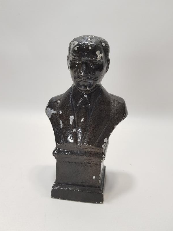 ATATÜRK BÜSTÜ FORMLU MASA ÜSTÜ OBJESİ 