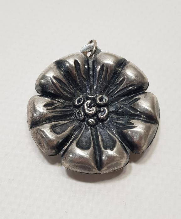 ÇİÇEK FORMLU GÜMÜŞ KAPLAMA KOLYE UCU