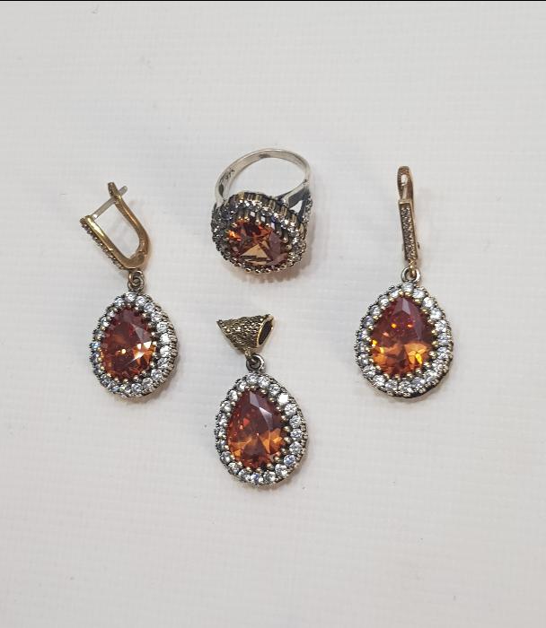 DOĞAL TAŞLARLA SÜSLÜ GÜMÜŞ TAKI SETİ