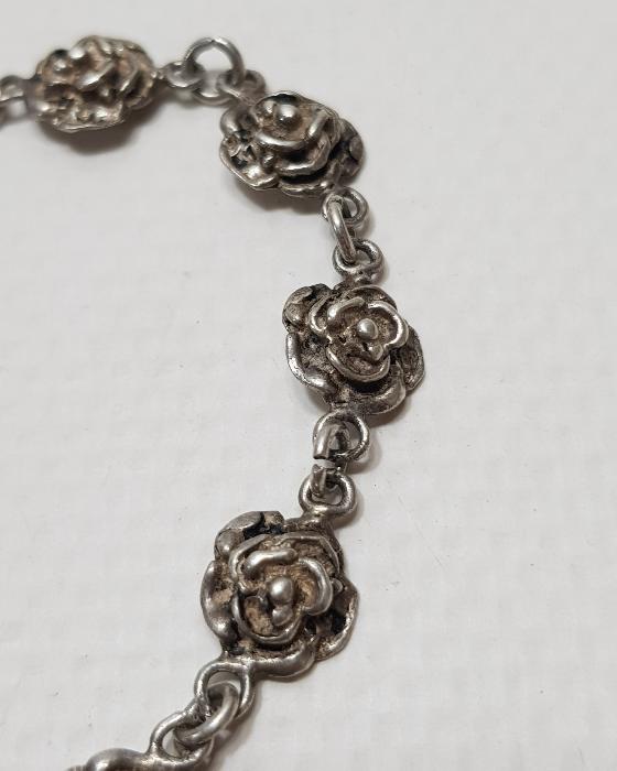 GÜL DESENLERİYLE SÜSLÜ ANTİKA GÜMÜŞ BİLEKLİK