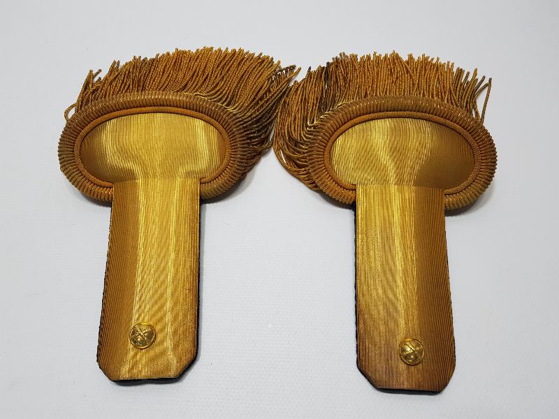 OSMANLICA YAZILI ORJİNAL KUTUSUNDA TOPÇU PAŞA APOLETİ