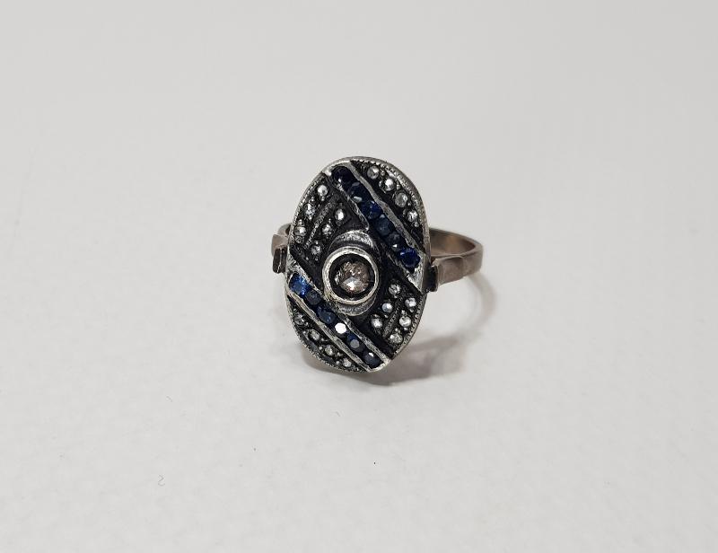 SAFİR VE ELMAS TAŞLARLA SÜSLÜ ALTIN YÜZÜK