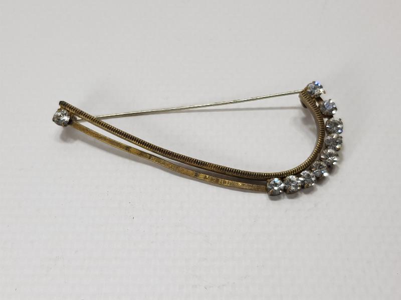 ÜZERİ ZİRKON TAŞLARLA SÜSLÜ ANTİKA BROŞ