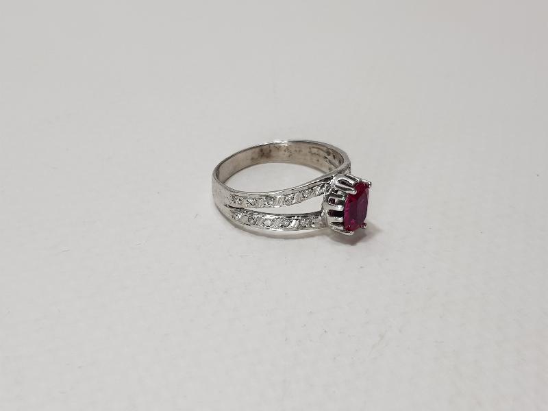 YAKUT TAŞLI PIRLANTA YÜZÜK