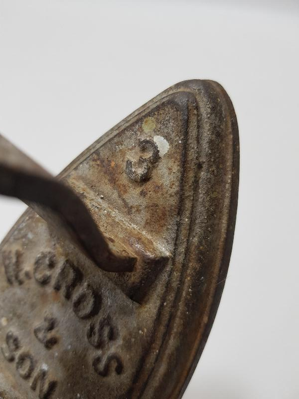 FARKLI FORMDA ÇOK NADİR ANTİKA ÜTÜ