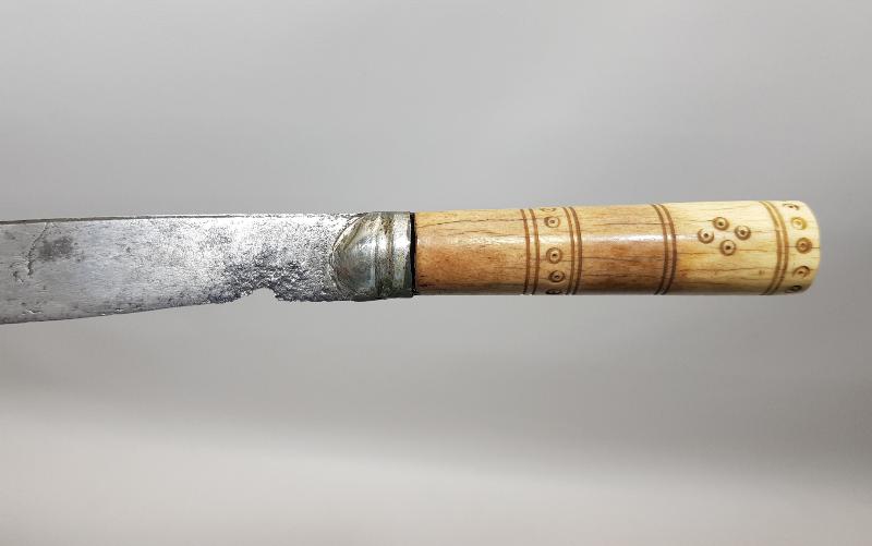 OSMANLI DÖNEMİ MEŞRUTİYET SLOGANLARI YAZILI VE BAYRAKLARLA SÜSLÜ MORS DİŞİ SAPLI ÇOK NADİR KAMA