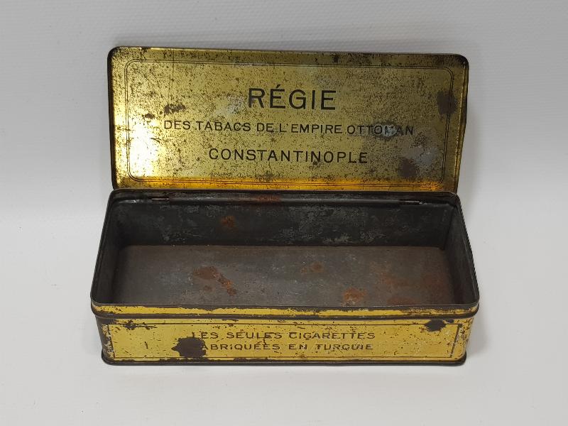 CONSTANTINOPLE - OSMANLI DÖNEMİ AY YILDIZLI REGIE DES TABACS TENEKE SİGARA KUTUSU