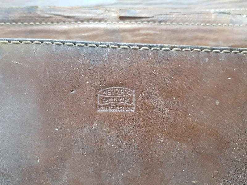 İÇİNDE İLAÇLARIYLA BİRLİKTE ANTİKA VETERİNER ÇANTASI 