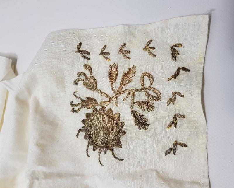 OSMANLI DÖNEMİ ALTIN SIRMA İŞLEMELİ ÖRTÜ