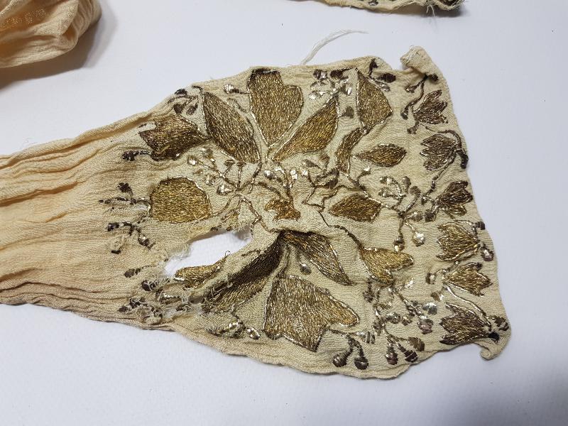 OSMANLI DÖNEMİ ALTIN SIRMA İŞLEMELİ UÇKUR