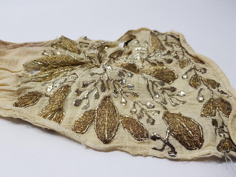 OSMANLI DÖNEMİ ALTIN SIRMA İŞLEMELİ UÇKUR