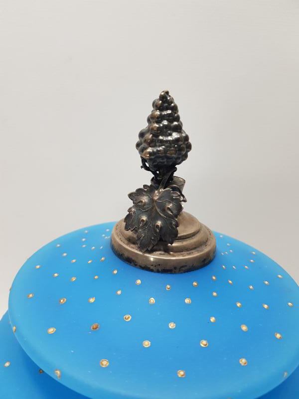 OSMANLI DÖNEMİ GÜMÜŞ AYAKLI VE APLİKLİ MAVİ OPAL BONBONİYER