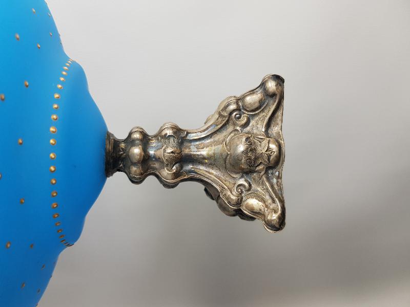 OSMANLI DÖNEMİ GÜMÜŞ AYAKLI VE APLİKLİ MAVİ OPAL BONBONİYER