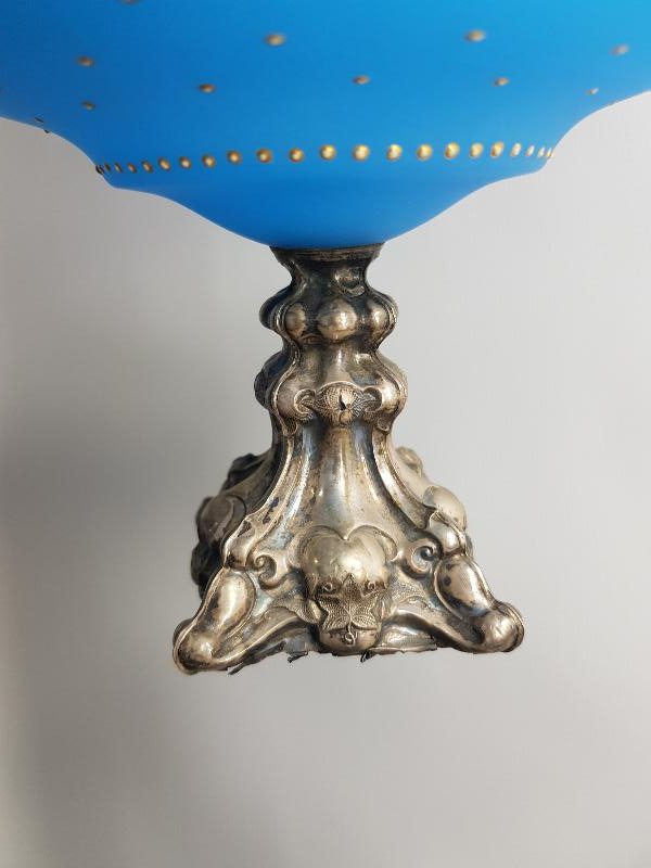 OSMANLI DÖNEMİ GÜMÜŞ AYAKLI VE APLİKLİ MAVİ OPAL BONBONİYER