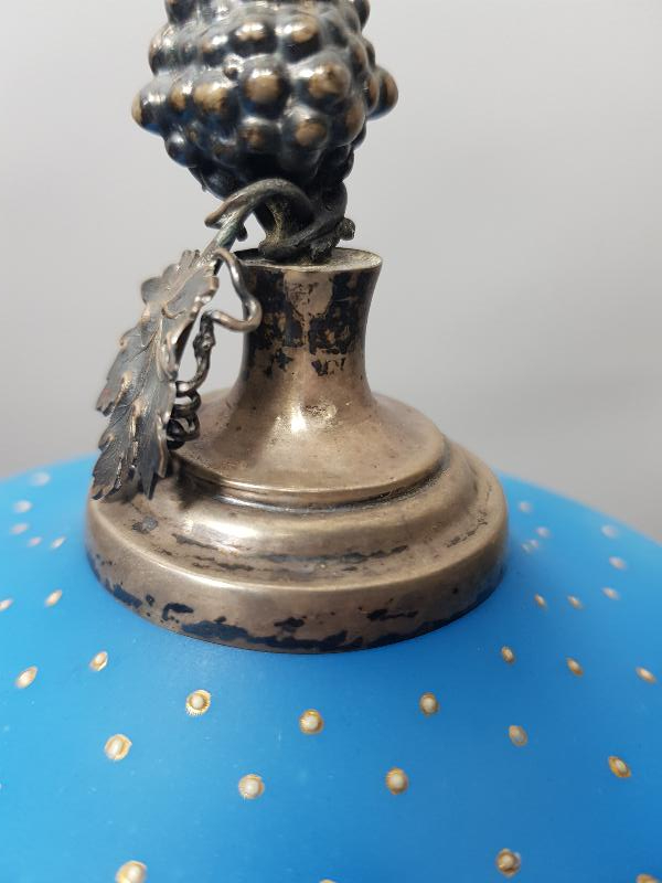 OSMANLI DÖNEMİ GÜMÜŞ AYAKLI VE APLİKLİ MAVİ OPAL BONBONİYER