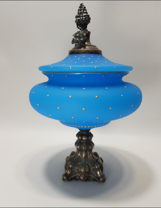 OSMANLI DÖNEMİ GÜMÜŞ AYAKLI VE APLİKLİ MAVİ OPAL BONBONİYER